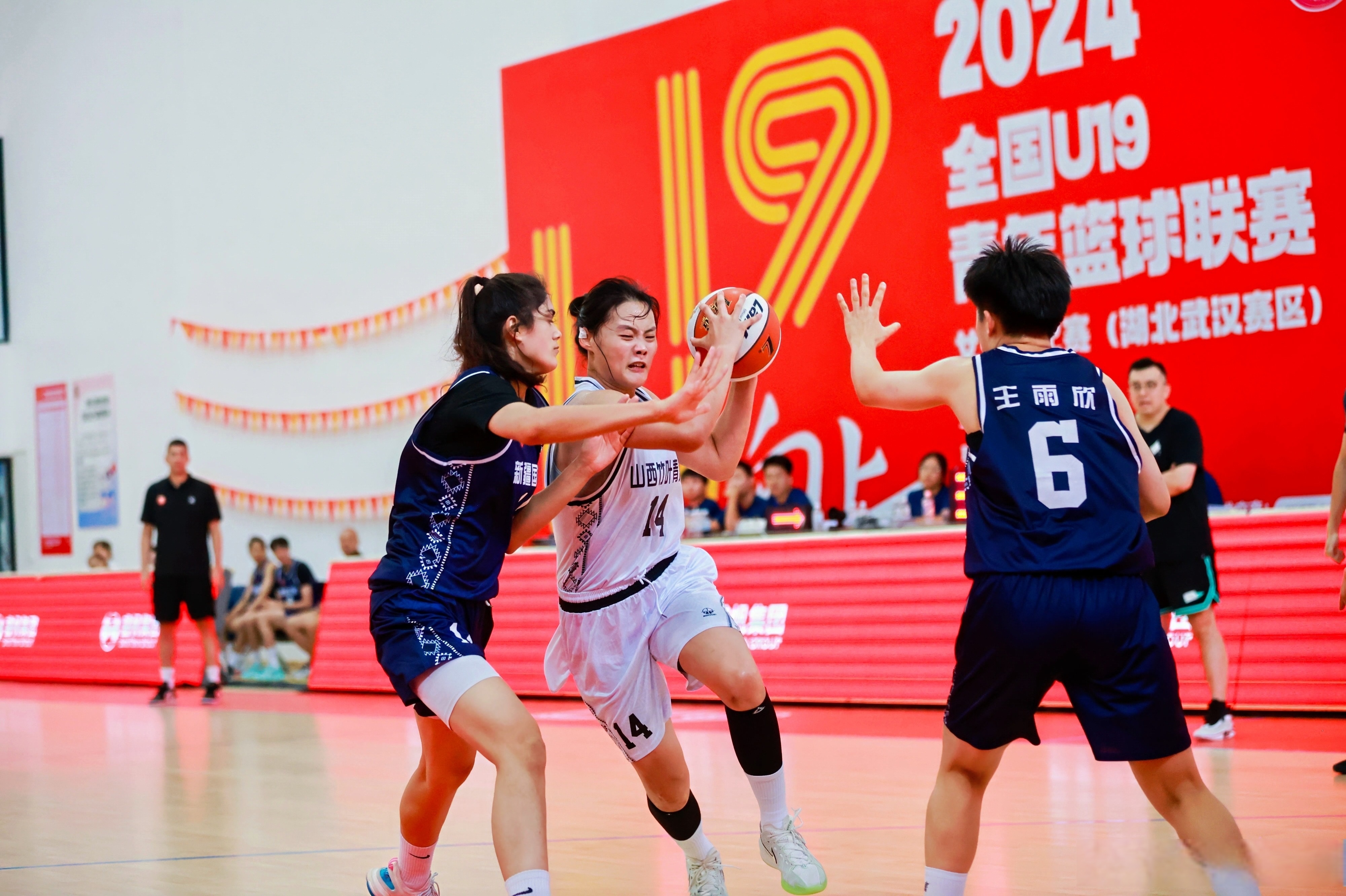 江苏女篮和四川女篮比赛_(江苏女篮和四川女篮比赛哪只球队瘦了)  第2张