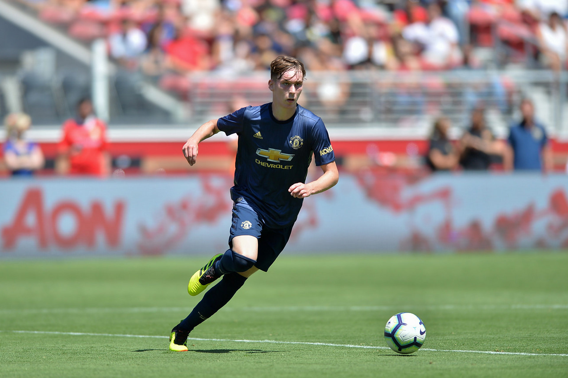 关于阿玛斯外租谢周三表现亮眼曼联决定推进此路径复刻阿玛斯的成功案例的信息  第1张