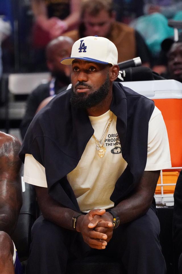 包含曝詹姆斯可能前往G联赛训练不会随队出征5连客的词条  第2张