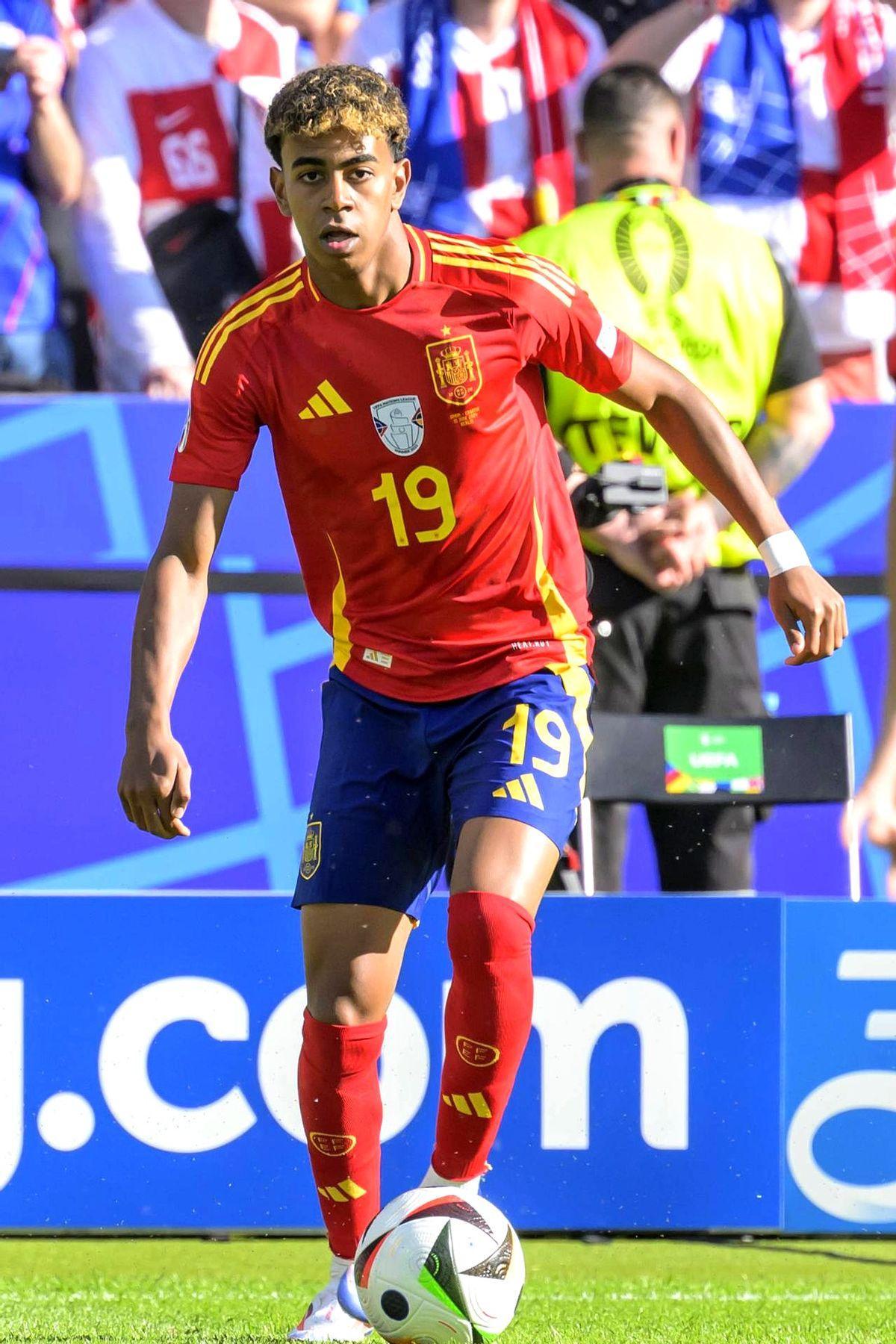 关于欧美超级杯确定明年3月份进行亚马尔有望首次对阵梅西的信息 第2张 关于欧美超级杯确定明年3月份进行亚马尔有望首次对阵梅西的信息 第2张