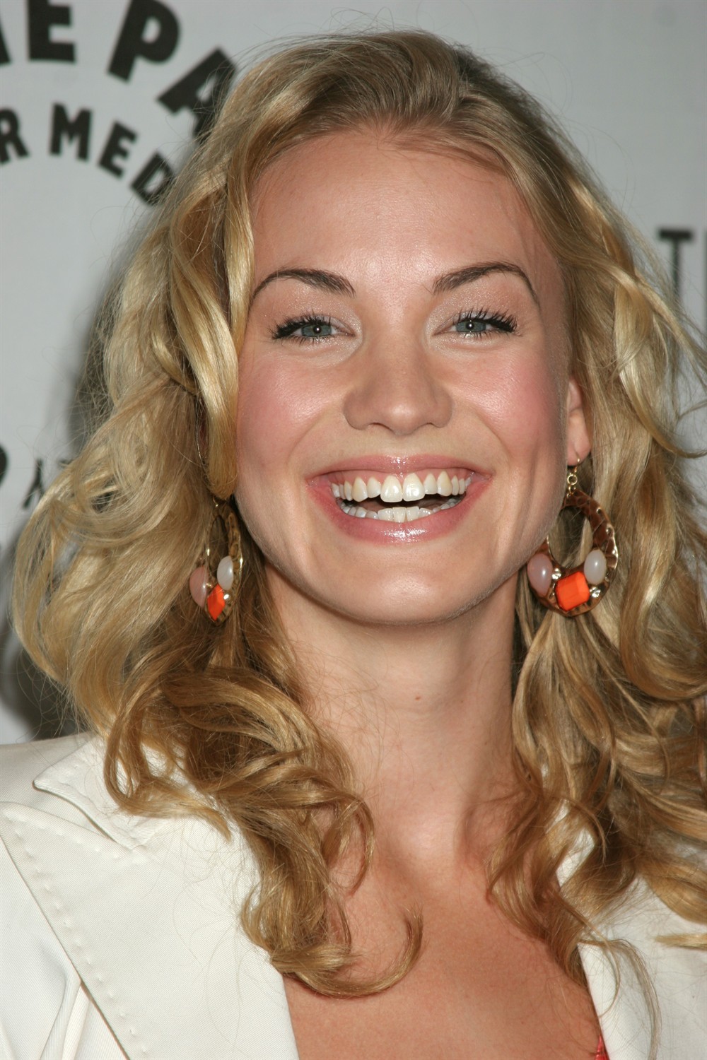 NCAA：雪城大学橘子VS霍夫斯特拉的简单介绍  第1张