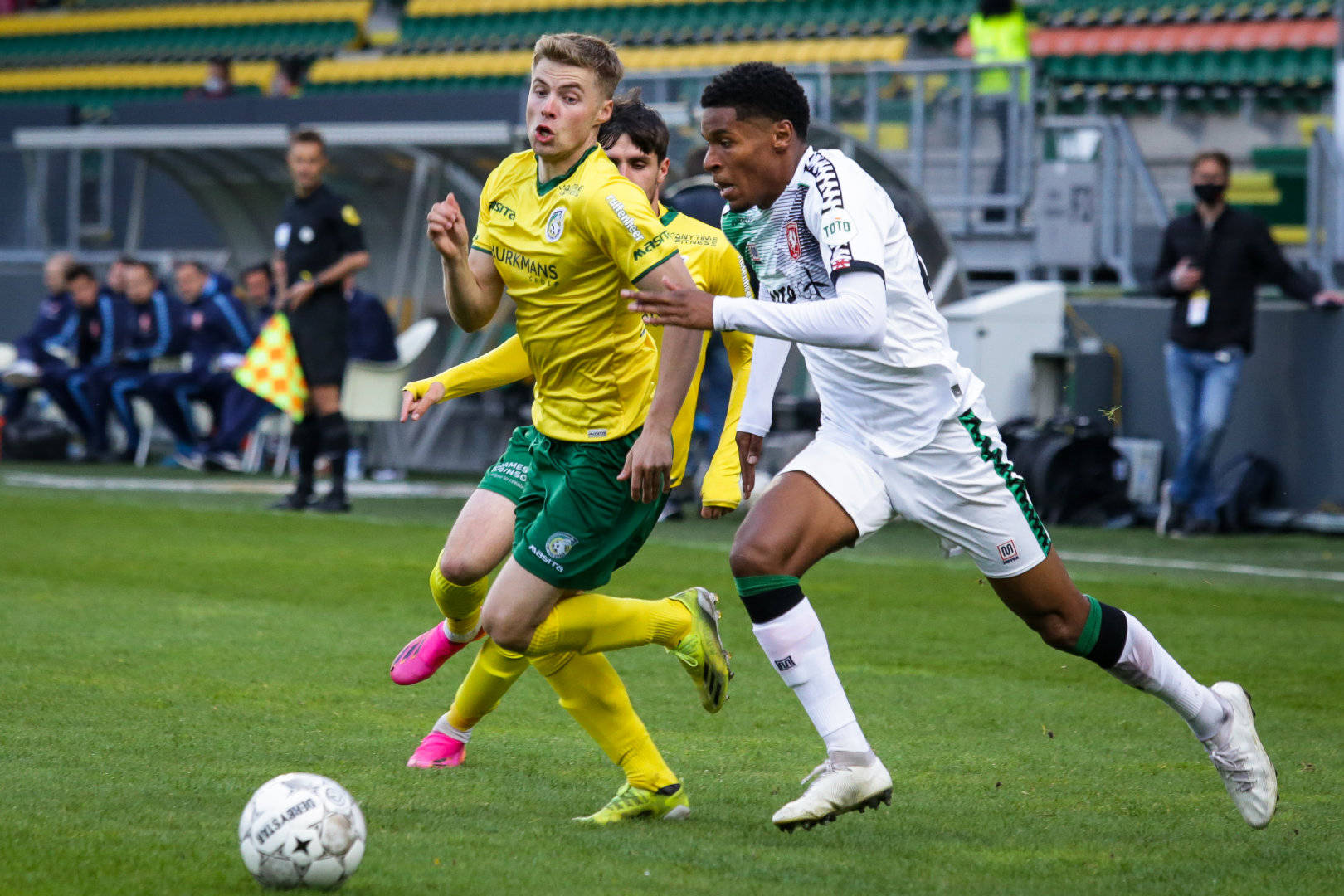 荷甲:沃伦丹VS特温特 第1张 荷甲:沃伦丹VS特温特 第1张