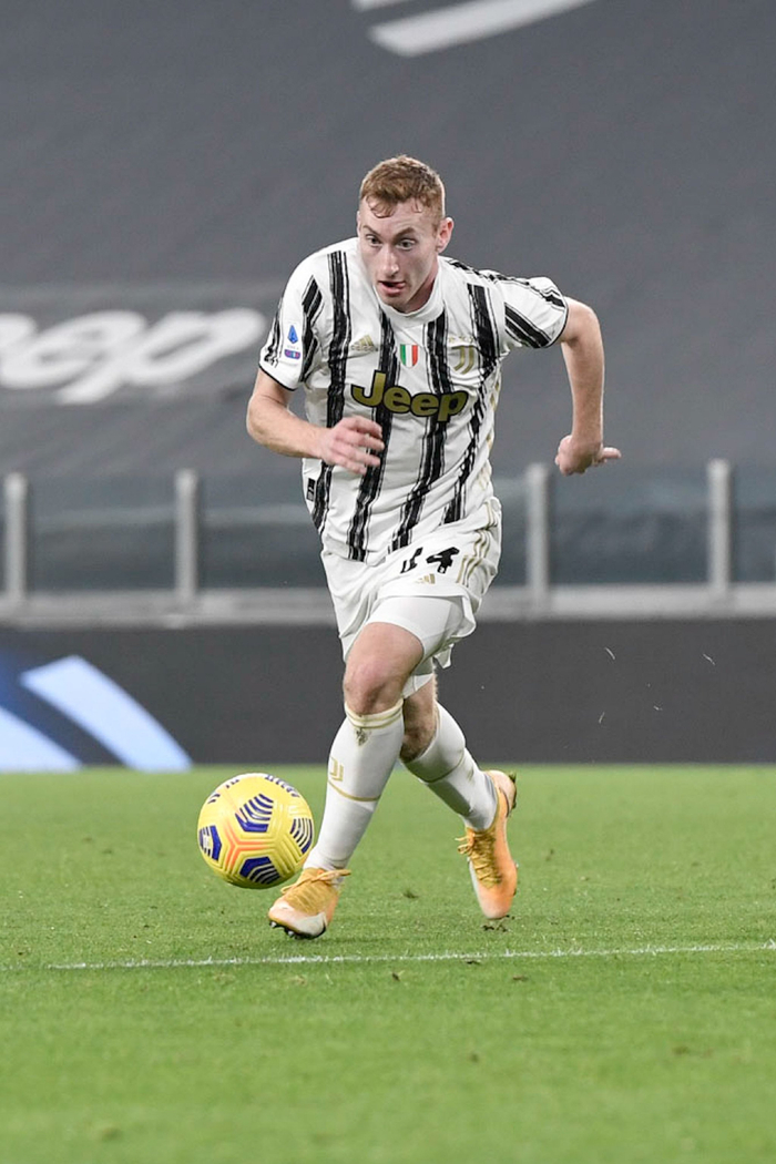 关于尤文图斯将11名球员列入出售名单斑马军团希望更新阵容的信息  第1张