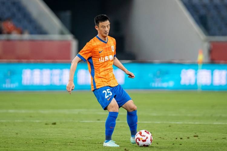 关于记者：阿卜杜肉苏力加盟河南曾效力于山东泰山的信息  第2张