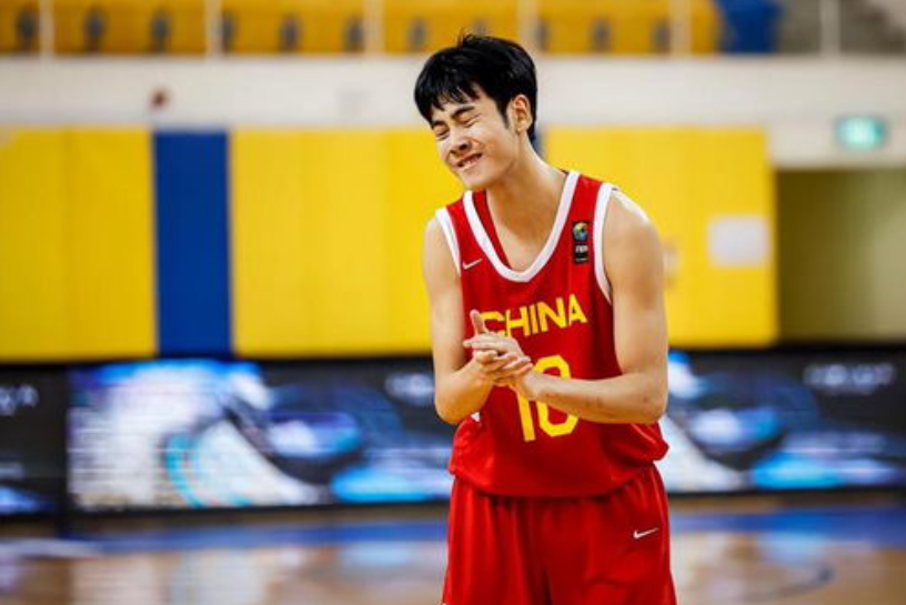 张博源宣布加盟美国高中此前NBA选秀模拟高居30位的简单介绍