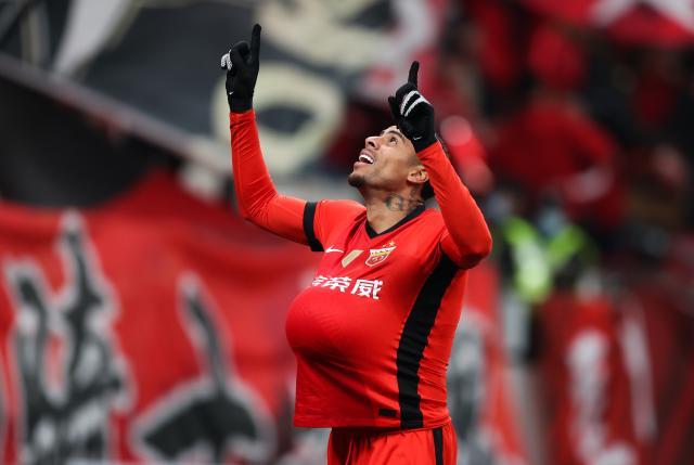 关于足协杯苏州东吴2-6上海海港蒯纪闻献传射古斯塔沃梅开二度建功的信息  第2张