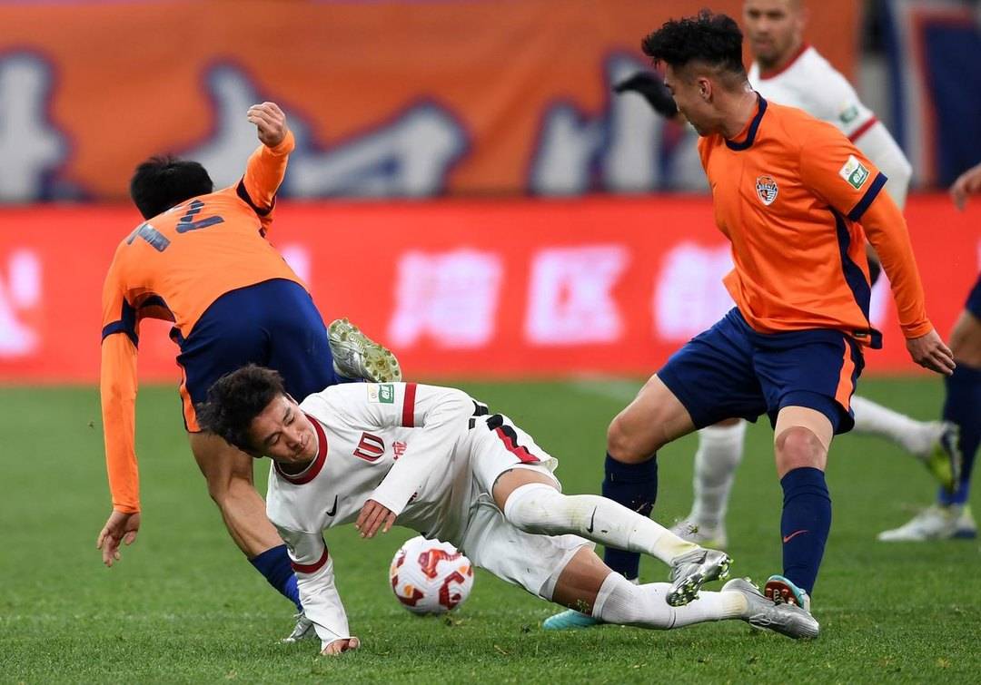 关于足协杯成都蓉城2-1力克青岛海牛晋级四强韦世豪梅开二度建功的信息 第2张 关于足协杯成都蓉城2-1力克青岛海牛晋级四强韦世豪梅开二度建功的信息 第2张