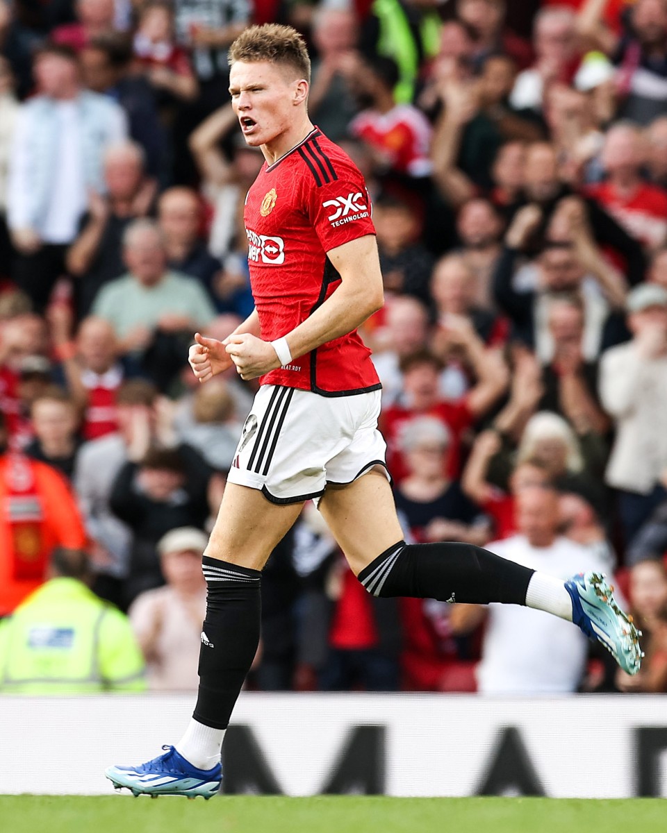 意甲赛季最佳球员提名前曼联中场麦克托米奈入选的简单介绍  第1张