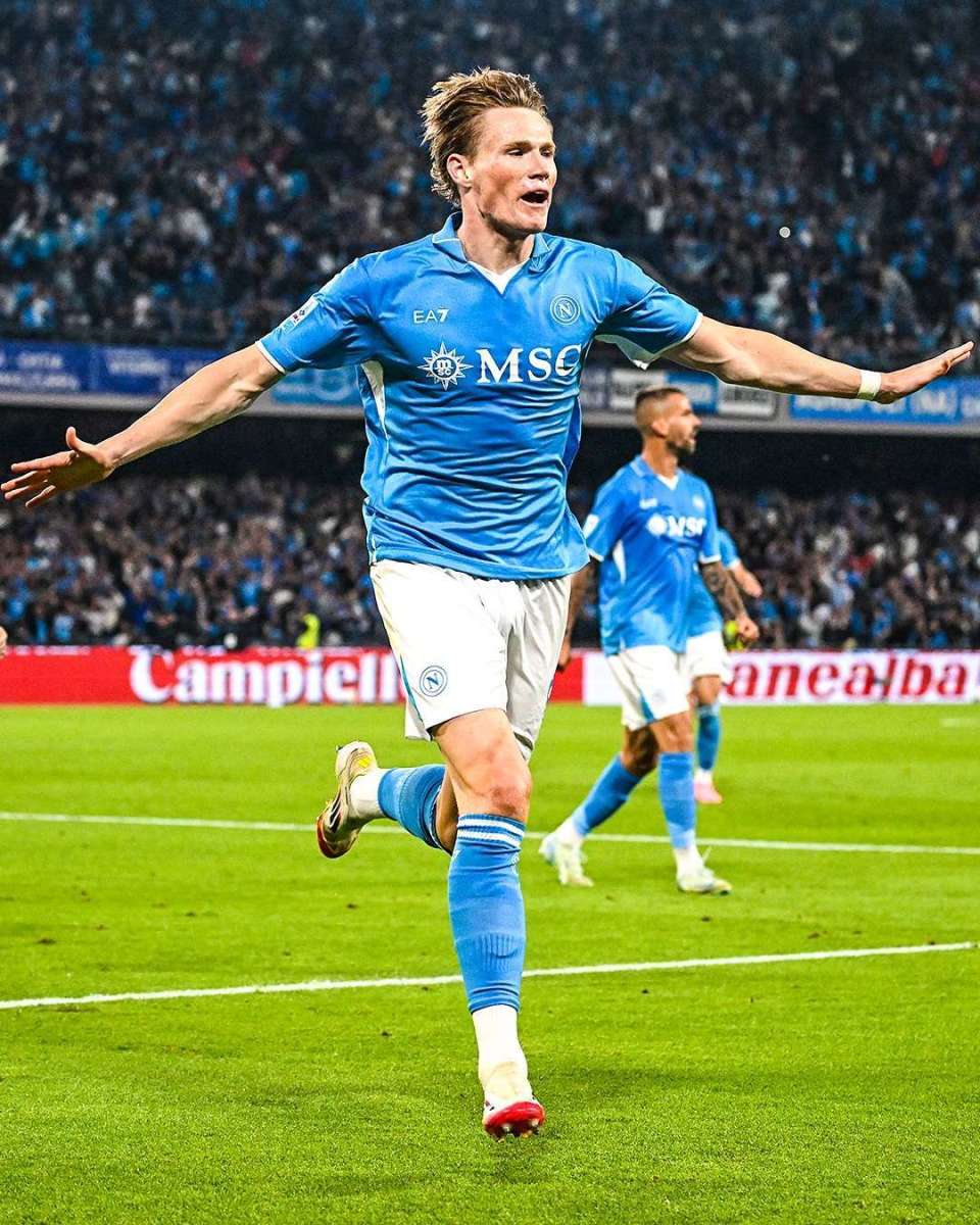 意甲赛季最佳球员提名前曼联中场麦克托米奈入选的简单介绍  第2张