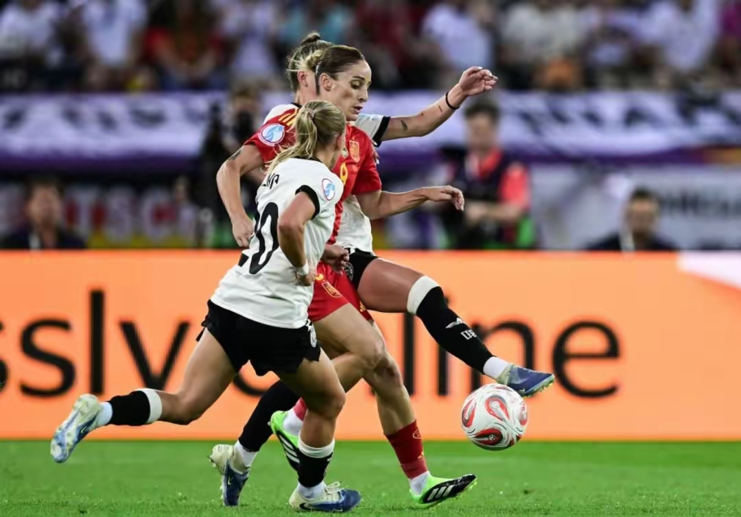 包含欧锦U19女：塞浦路斯女足U19VS黑山女足U19的词条