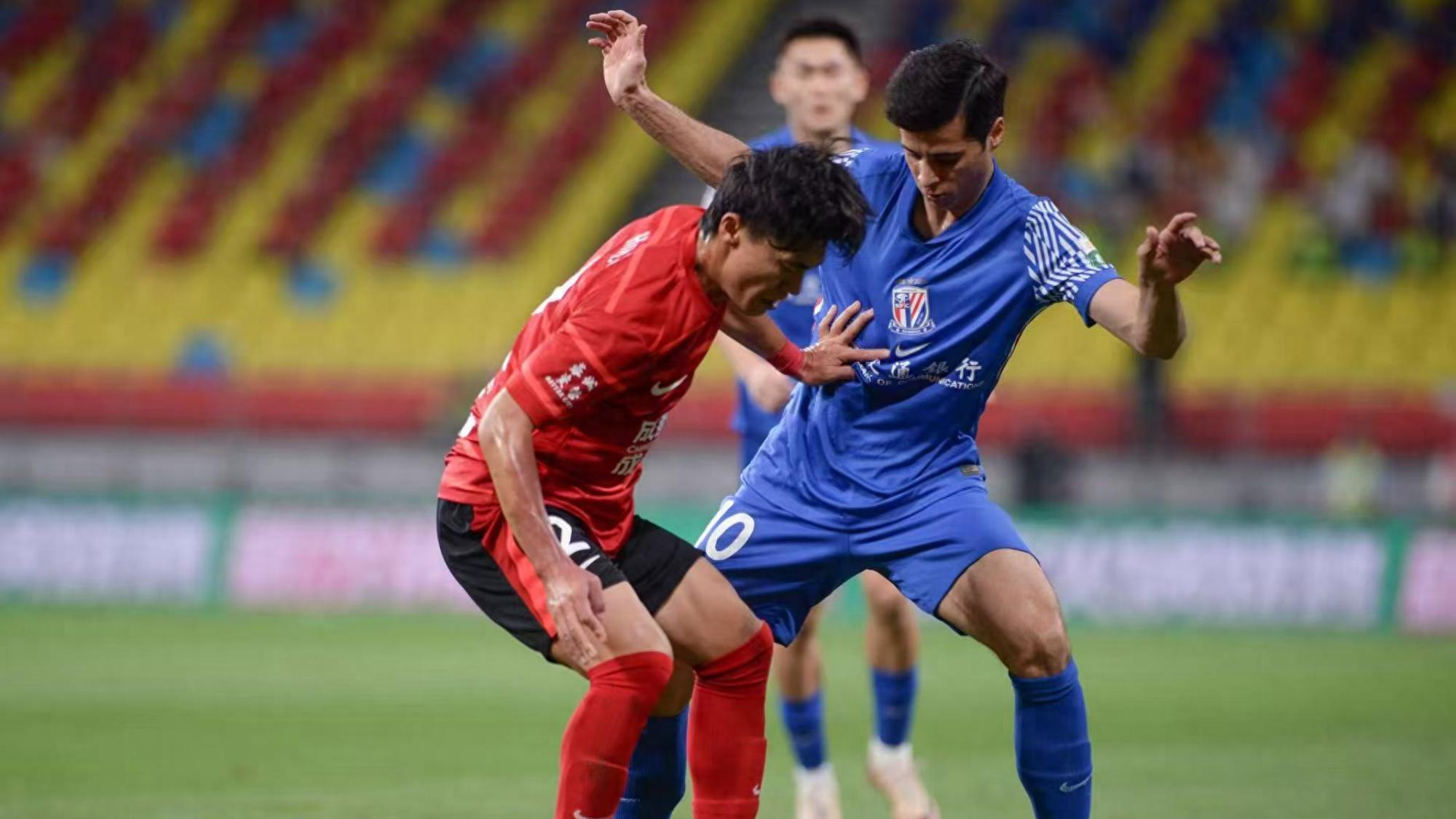 成都蓉城将战上海海港两队目前都紧咬榜首的简单介绍