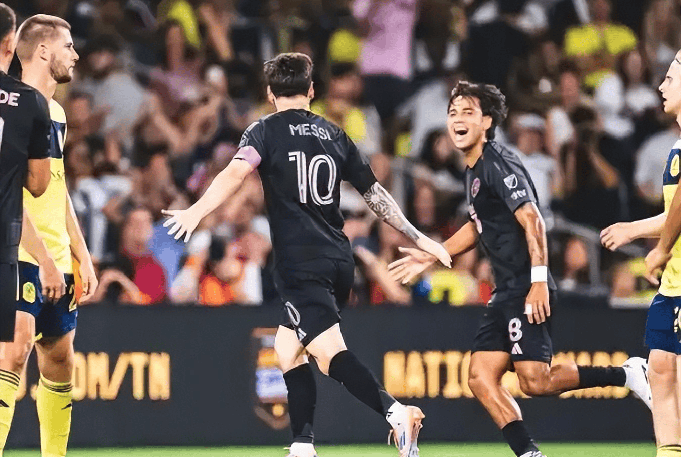 关于梅西连续四场比赛梅开二度创下美职联历史纪录的信息