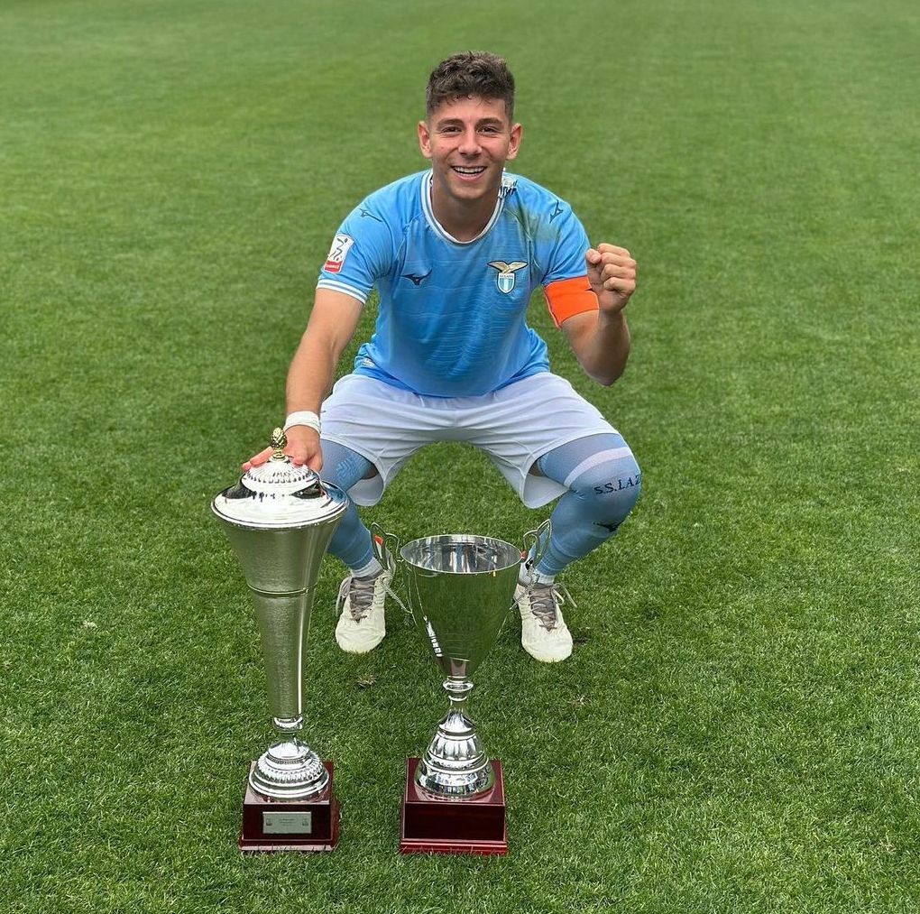 拉齐奥有意租借梅努球员在曼联缺少机会  第2张