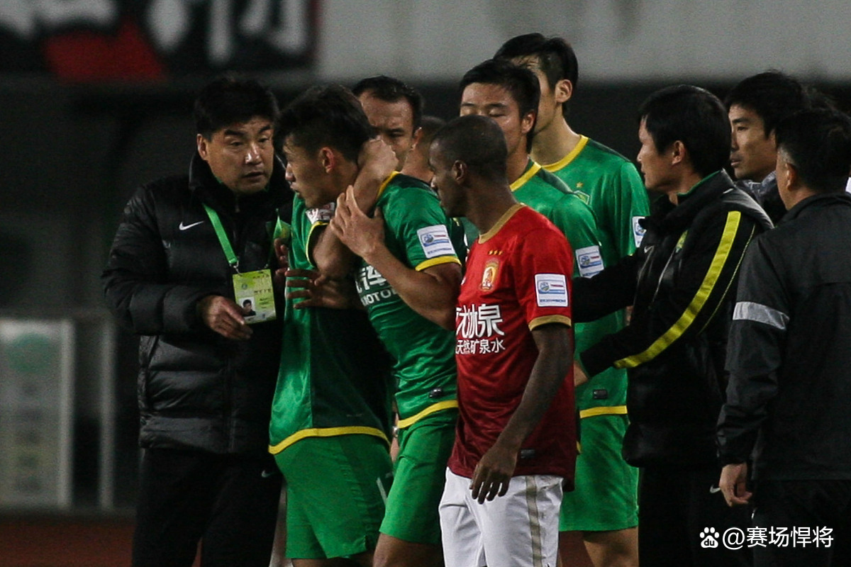 关于国安官方晒韩佳奇训练照4月份遭遇重伤的信息