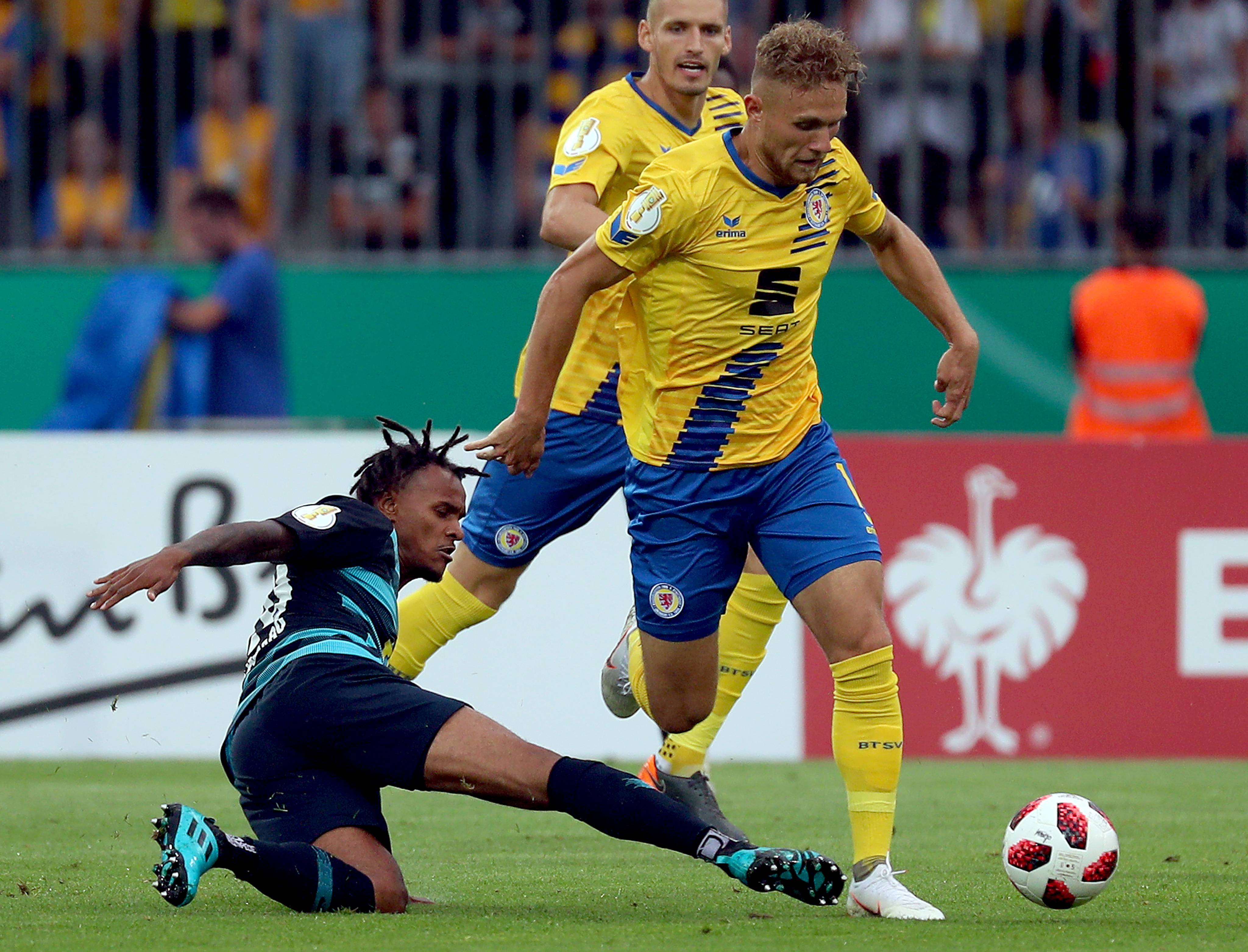 德乙比勒菲尔德VS马格德堡今日比分比勒菲尔德新赛季表现更好的简单介绍