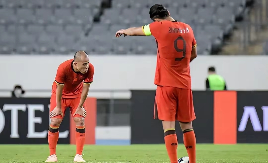 东亚杯日本队2-0国足细谷真大破门张玉宁失单刀的简单介绍 第2张 东亚杯日本队2-0国足细谷真大破门张玉宁失单刀的简单介绍 第2张